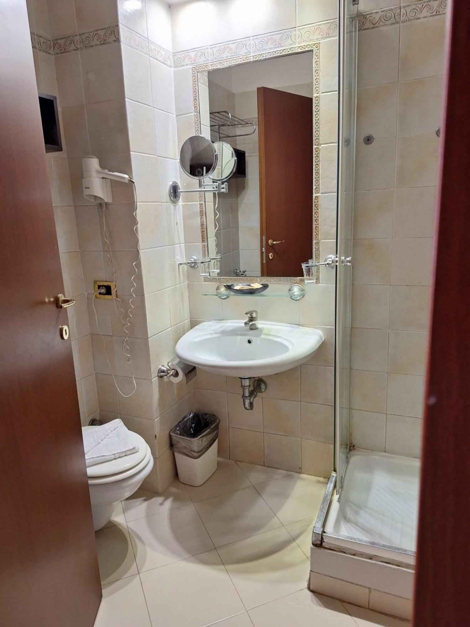 Hotel Nizza Рим Екстериор снимка